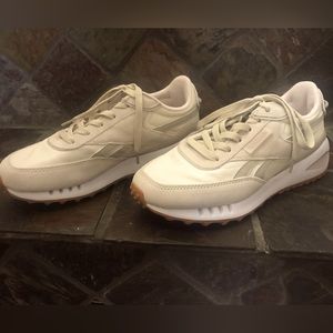 Classic Cream Reebok Sneakers- In Pristine Condition Size 7.5